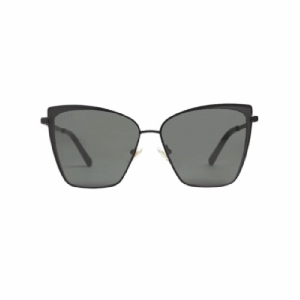 Diff Eyewear Stylish Becky Sunglasses: Black/Dark Smoke NWT